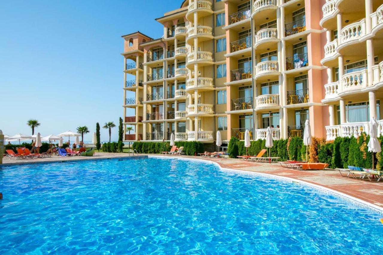 Andalucia Beach - Sea Viev Apartments Elenite Bagian luar foto