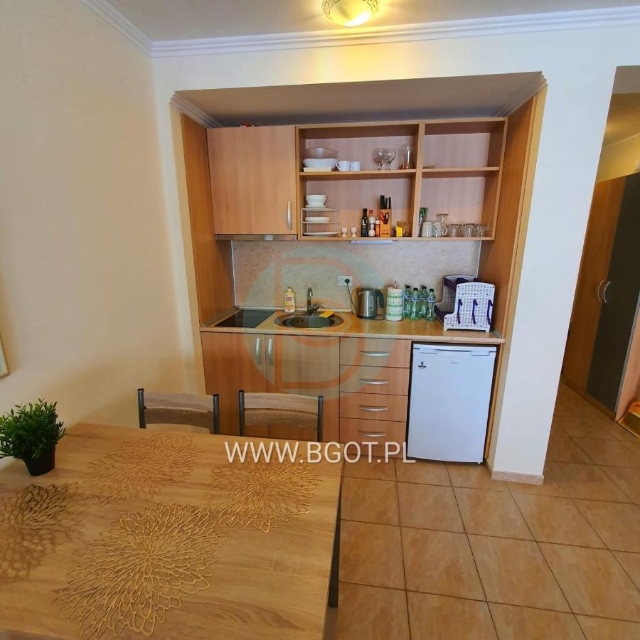Andalucia Beach - Sea Viev Apartments Elenite Bagian luar foto