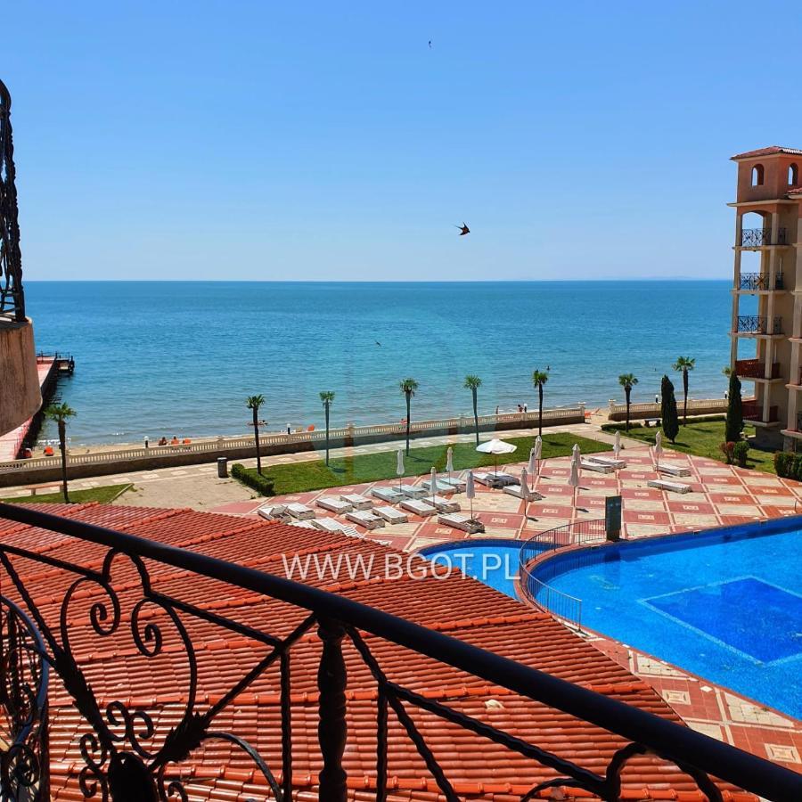 Andalucia Beach - Sea Viev Apartments Elenite Bagian luar foto
