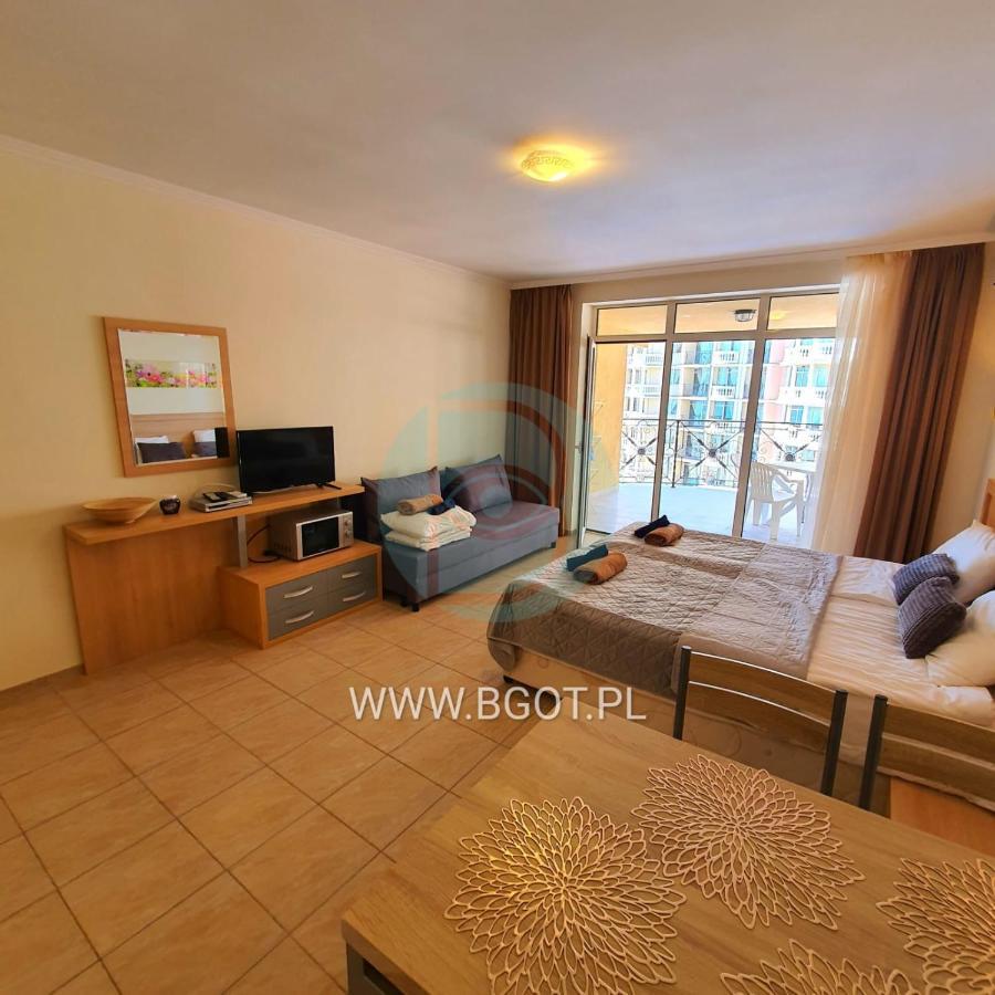 Andalucia Beach - Sea Viev Apartments Elenite Bagian luar foto