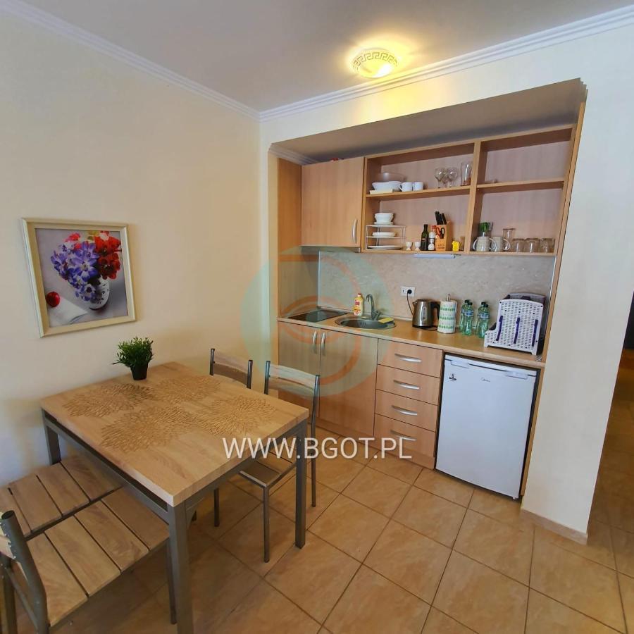 Andalucia Beach - Sea Viev Apartments Elenite Bagian luar foto